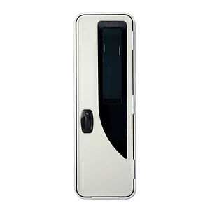 Puerta ingreso 1800x580 (izquierda)