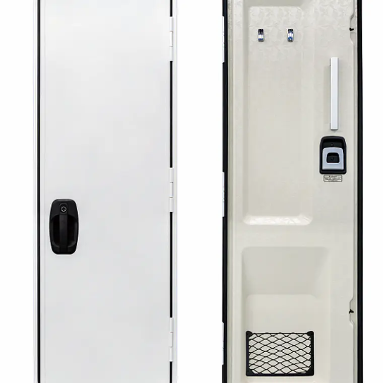 Puerta ingreso 1800x580 (izquierda) 1