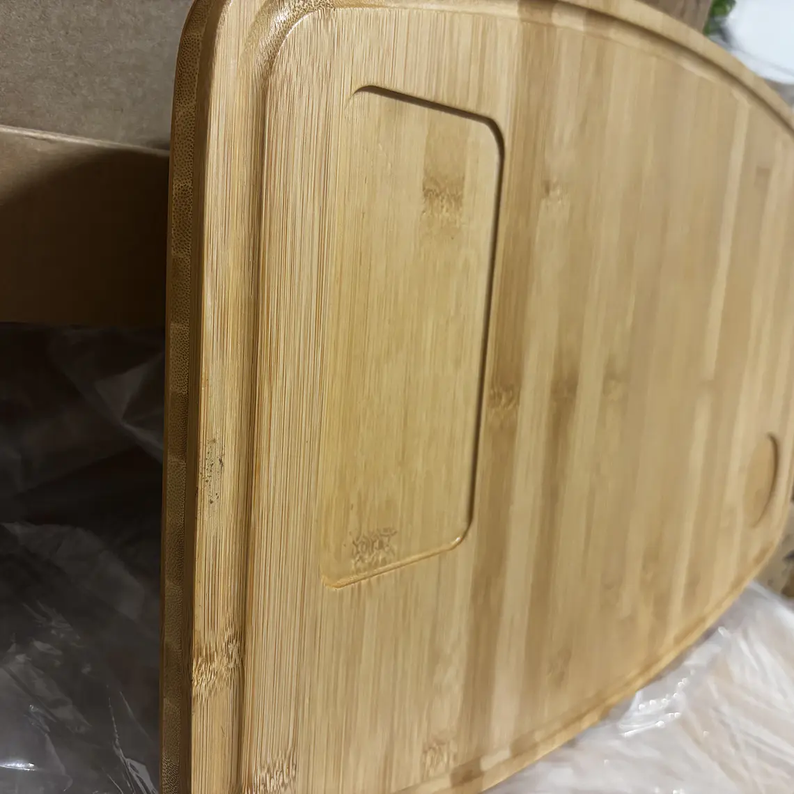 Mesa plegable en L de bambú con soporte 3