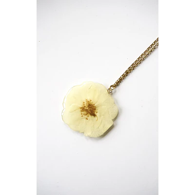 Collar Rosa Blanca