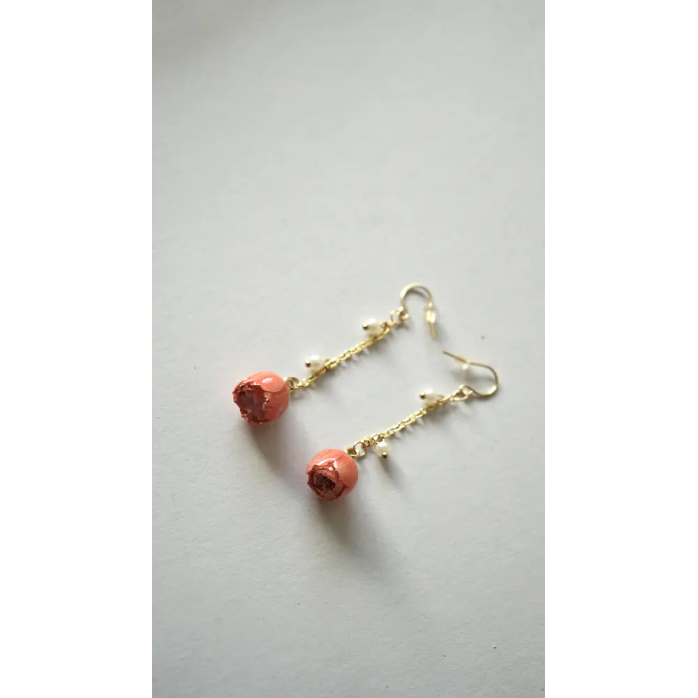 Aros con mini rosas coral