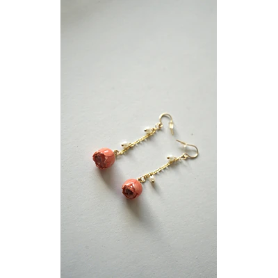 Aros con mini rosas coral