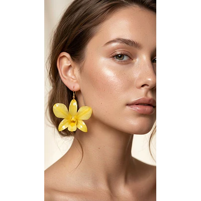 Aros de Orquídea Amarilla Natural en Resina | Joyería Botánica Artesanal