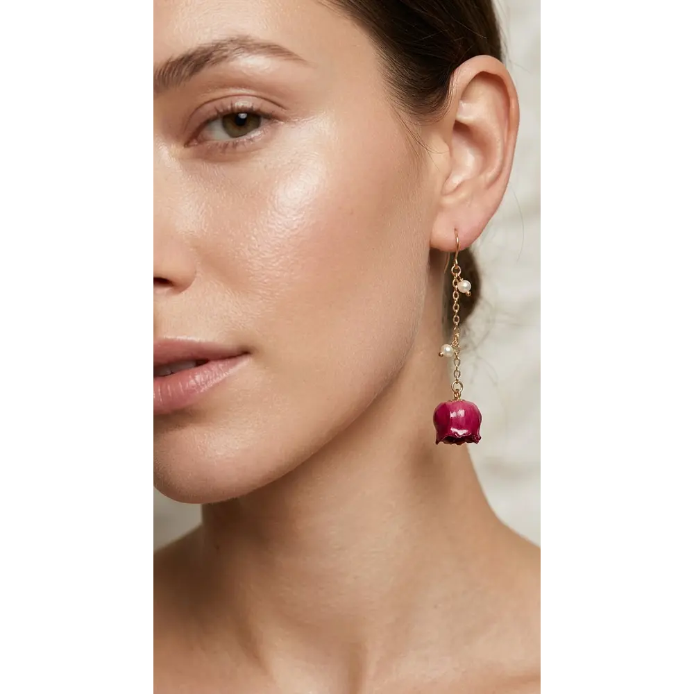 Aros de mini rosas fucsia naturales - Encapsulados en Resina