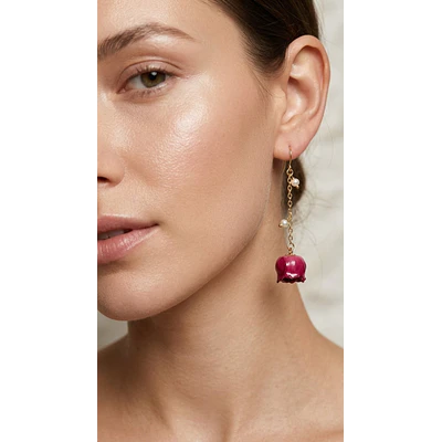 Aros de mini rosas fucsia naturales - Encapsulados en Resina