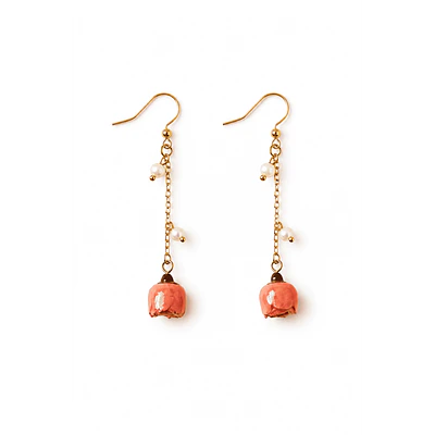 Aros con mini rosas coral naturales - Encapsulados en Resina