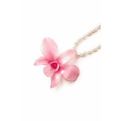 Collar Orquídea Rosada con Perlas de Río Naturales | Joyería Botánica en Resina