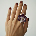 Anillo de Orquídea Morado Oscuro Natural Preservada | Cande Art