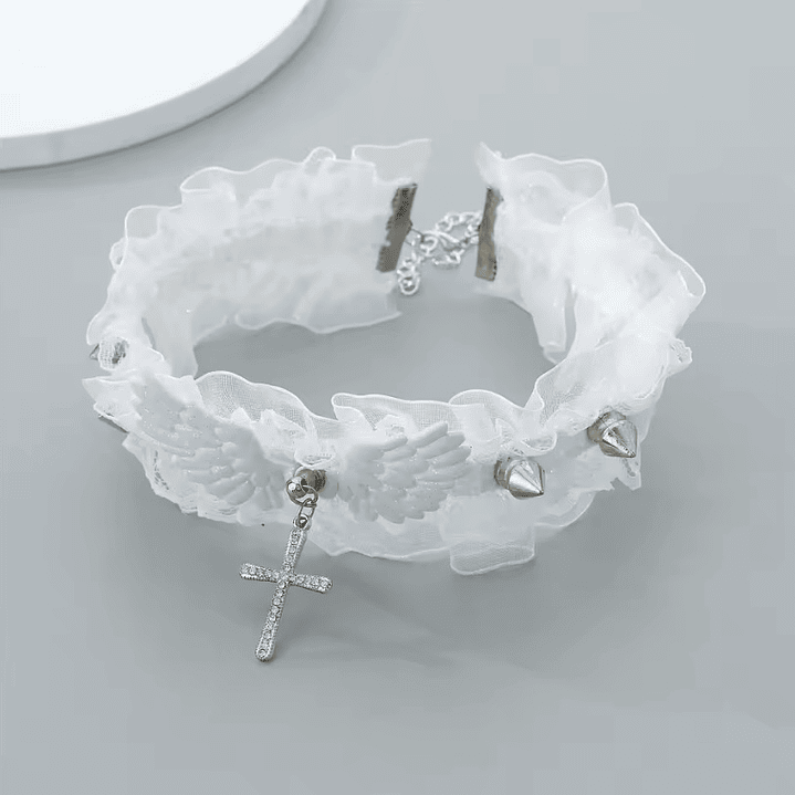 Choker de encaje con Alas y Cruz 1