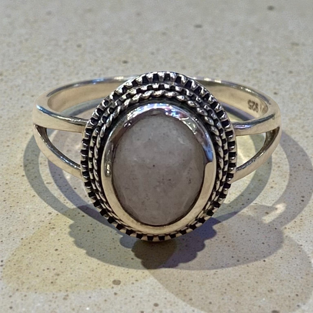 Anillo Redondo con Cuarzo Rosa 1