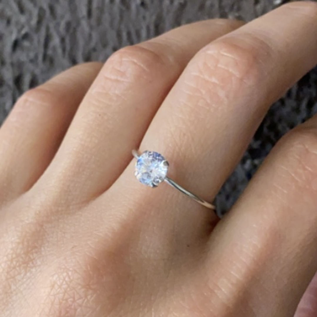 Anillo Solitario Delgado 2