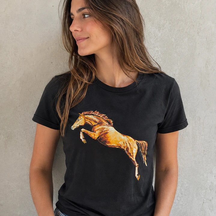 Polera NEGRA Mujer - Caballo en Salto Libre 1