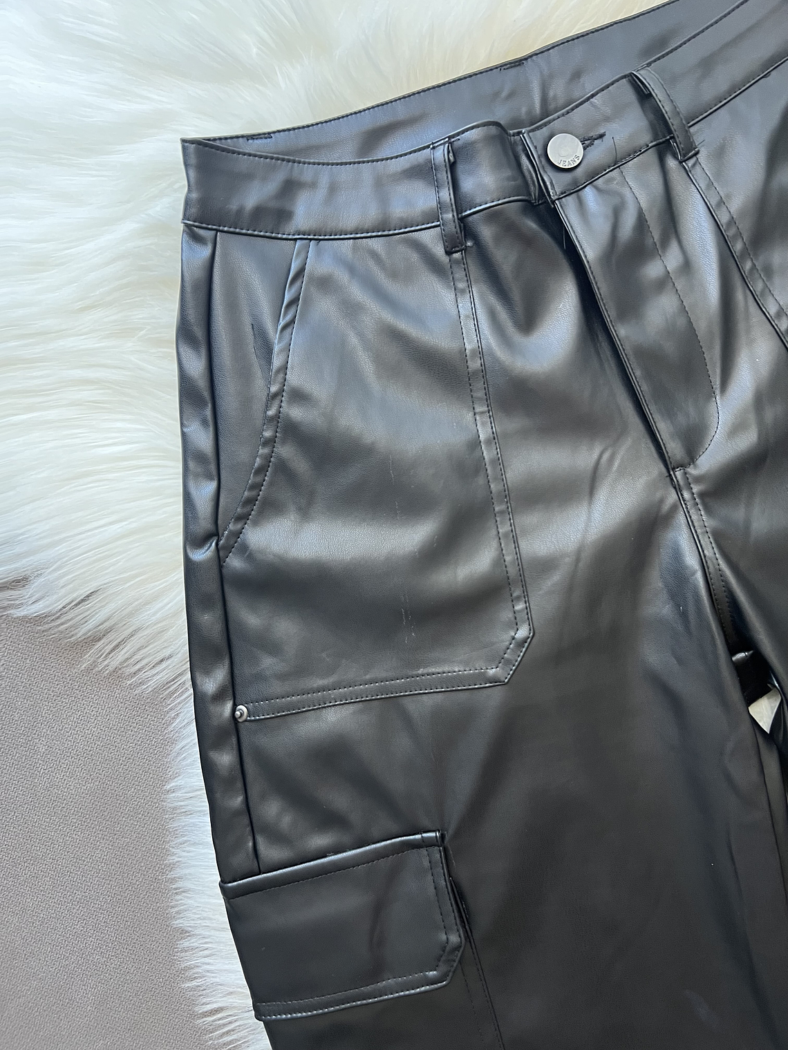 Pants cargo eco cuero 2