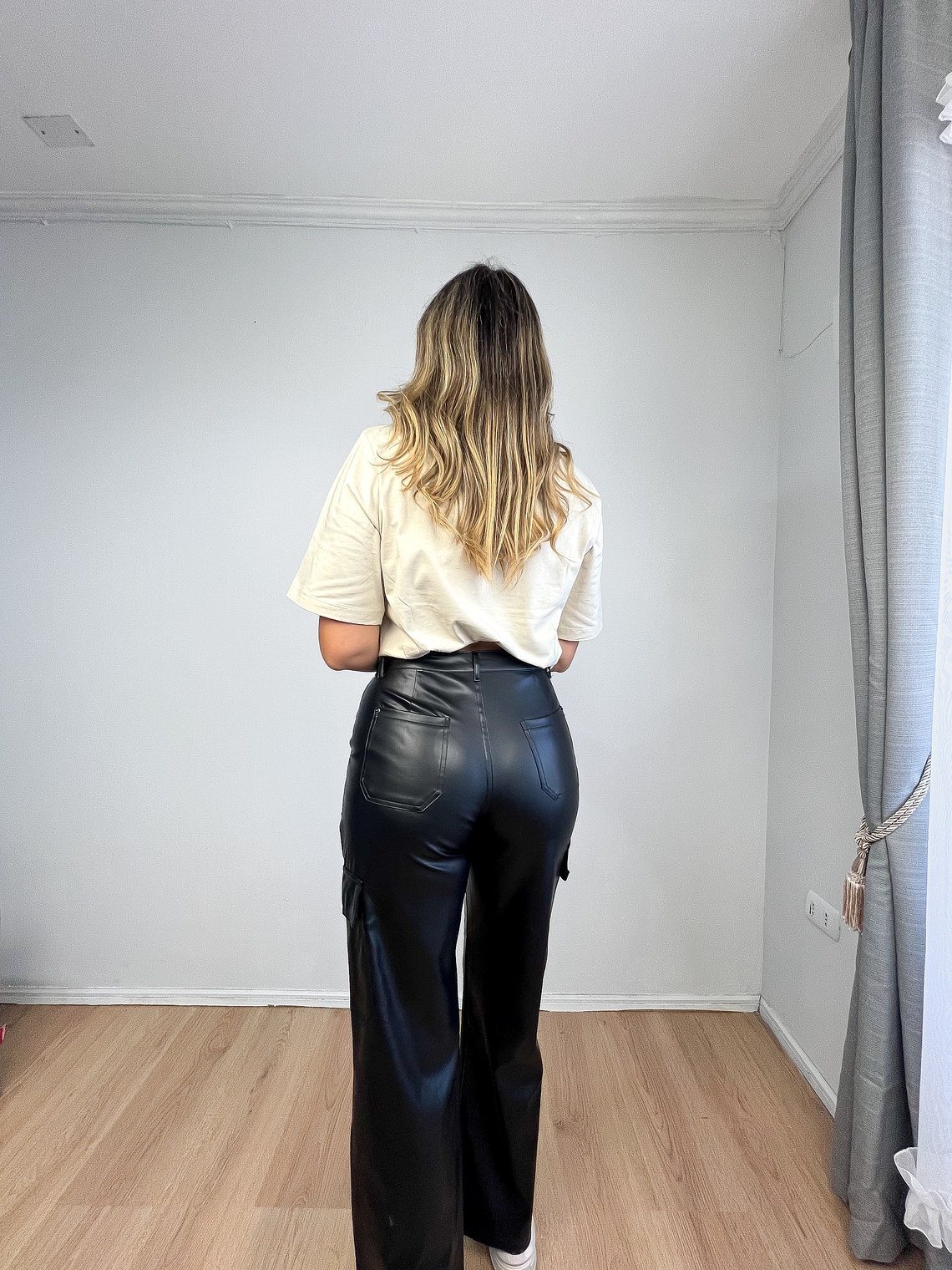 Pants cargo eco cuero 4