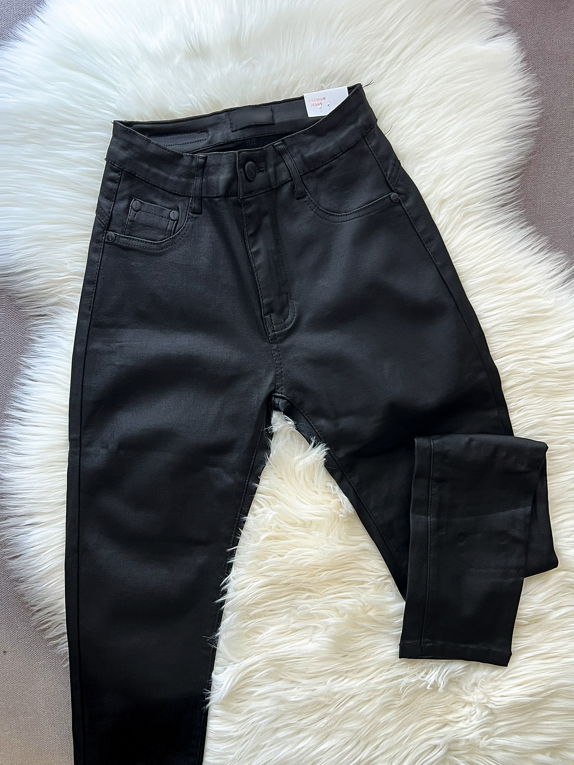 Jeans eco cuero push up 1