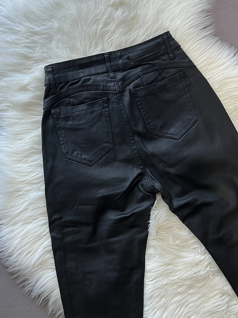 Jeans eco cuero push up 2