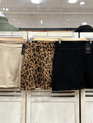 Falda gamuzada con short