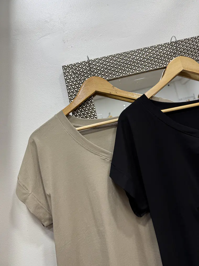 Polera basic V  1