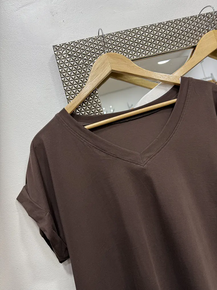 Polera basic V  3