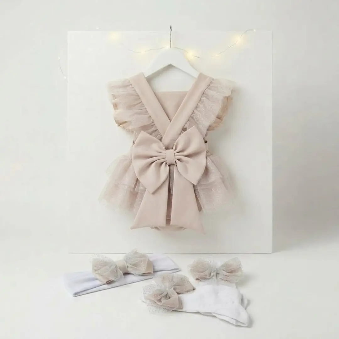 Vestido/Fofo Constança c/tule #Bege com laço Rabo de Peixe #Bege 1