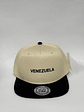 Gorra lisa plana 6p - Beige x negro / VENEZUELA  - Miniatura 1