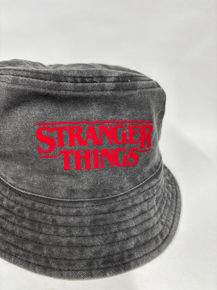 Gorro Bucket - Negro pre lavado / Stranger things  3