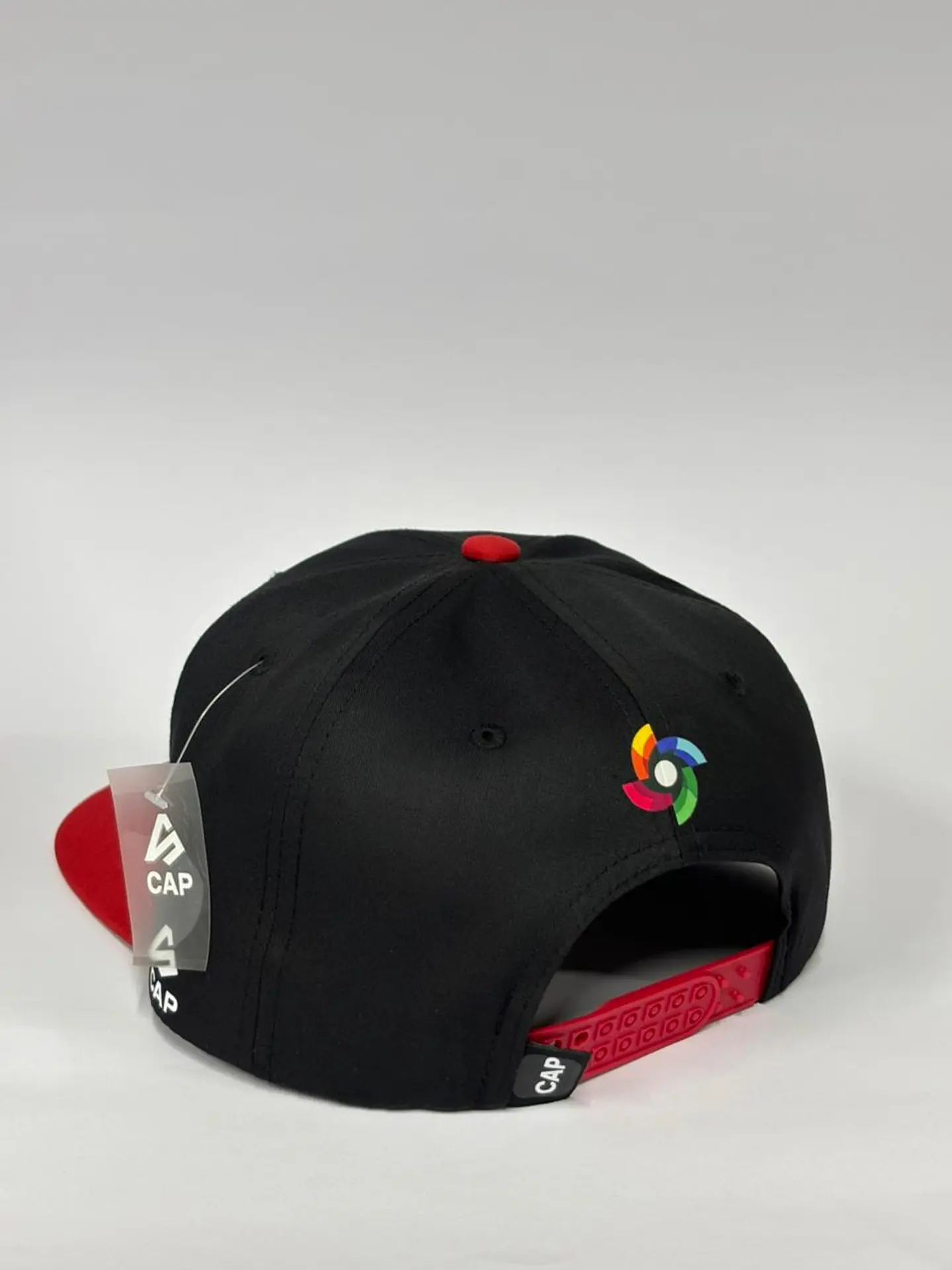 Gorra de lona 6p plana - Negro x rojo  / USA - CMB  3