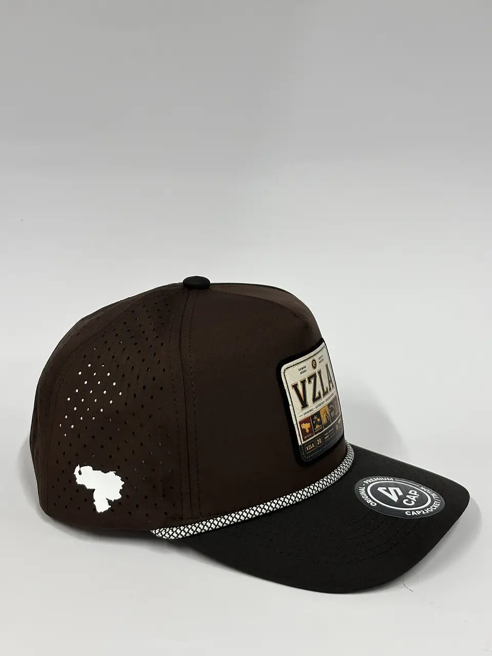 Gorra de lona 5p láser - Bicolor Marrón x Negro - VZLA 2026  3