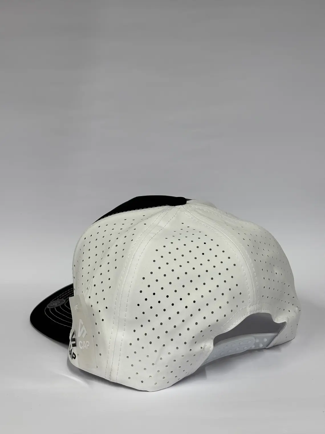 Gorra de lona 5p láser - Bicolor Negro x Blanco  / Leones del Caracas texto  4