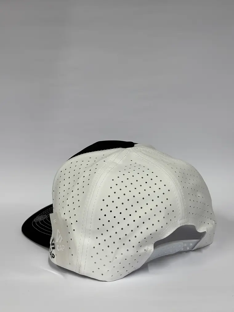 Gorra de lona 5p láser - Bicolor Negro x Blanco  / Leones del Caracas texto  4