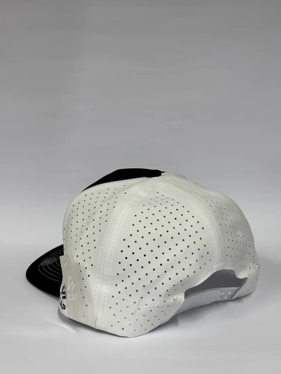 Gorra de lona 5p láser - Bicolor Negro x Blanco  / Leones del Caracas texto  4