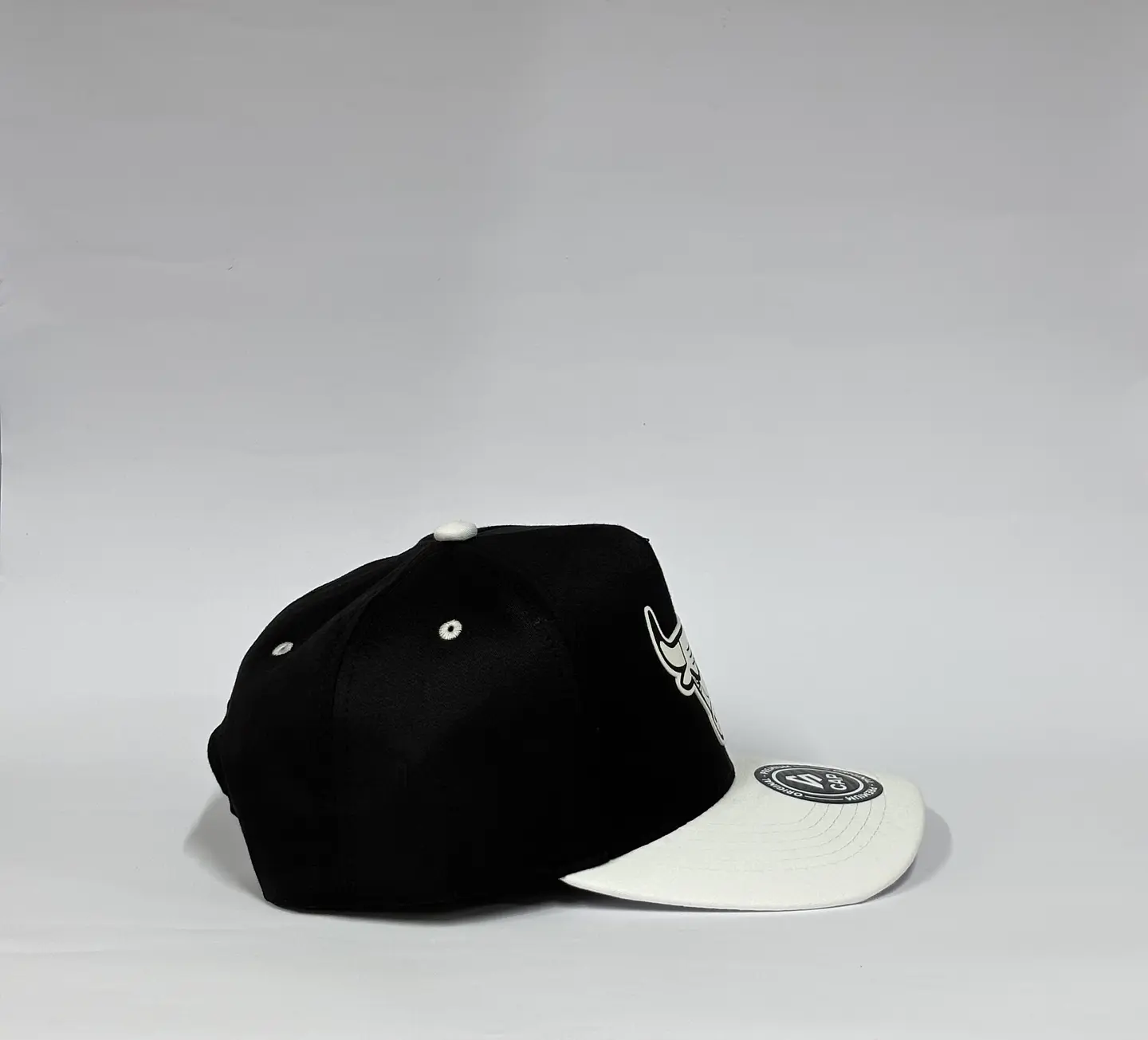 Gorra de lona 5p - Negro x Blanco - Chicago Bull  4