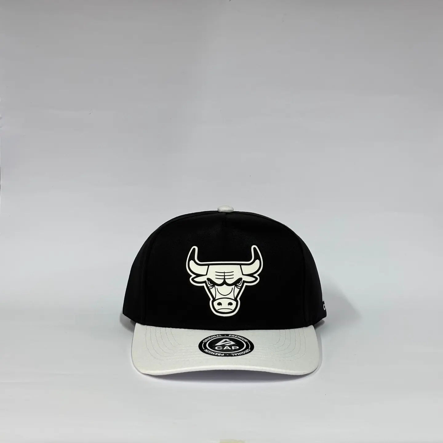 Gorra de lona 5p - Negro x Blanco - Chicago Bull  1