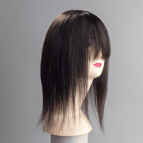 Topper con flequillo y partidura Castaño Oscuro  30 cm