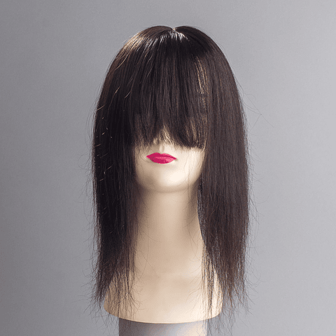 Topper con flequillo y partidura Castaño Oscuro  30 cm