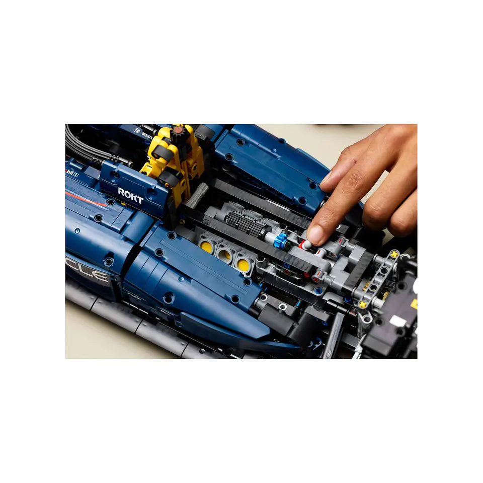 LEGO Technic Oracle Red Bull Racing RB20 F1 Car (42206) 7