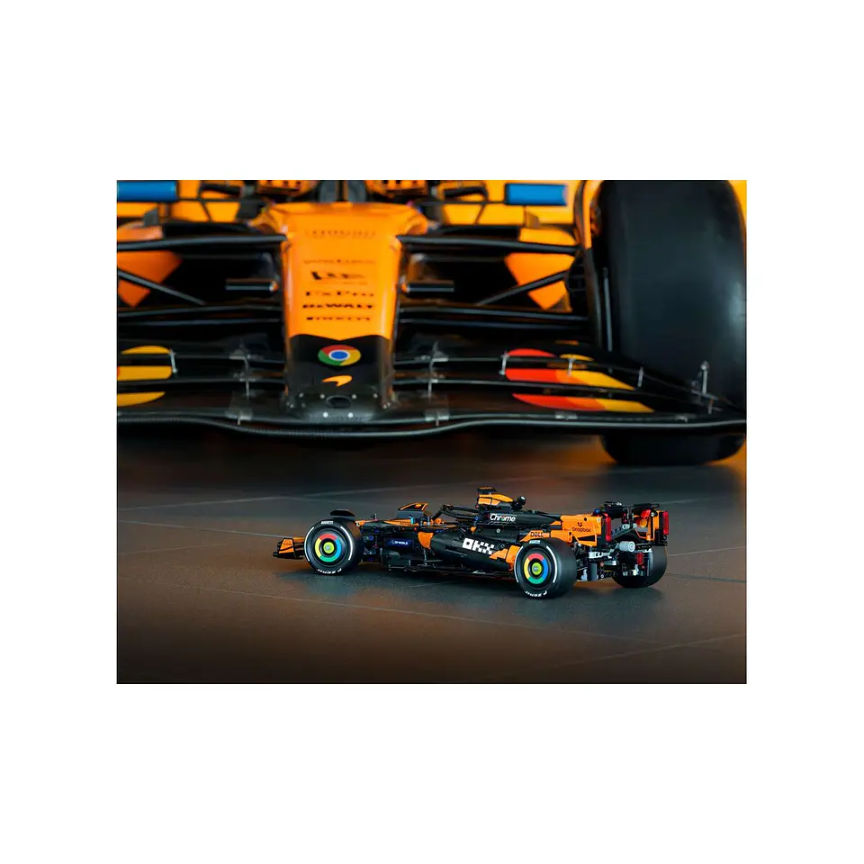 LEGO Technic McLaren MCL39 F1 Car (42228) 7