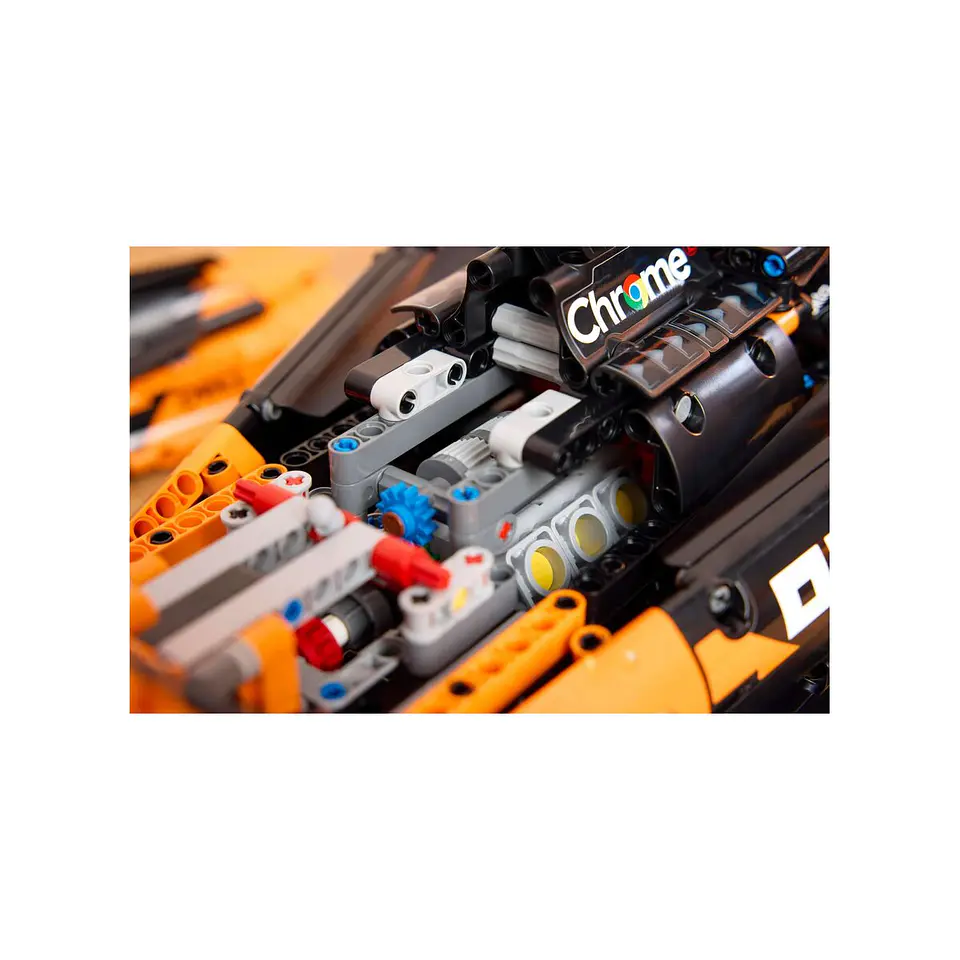 LEGO Technic McLaren MCL39 F1 Car (42228) 9