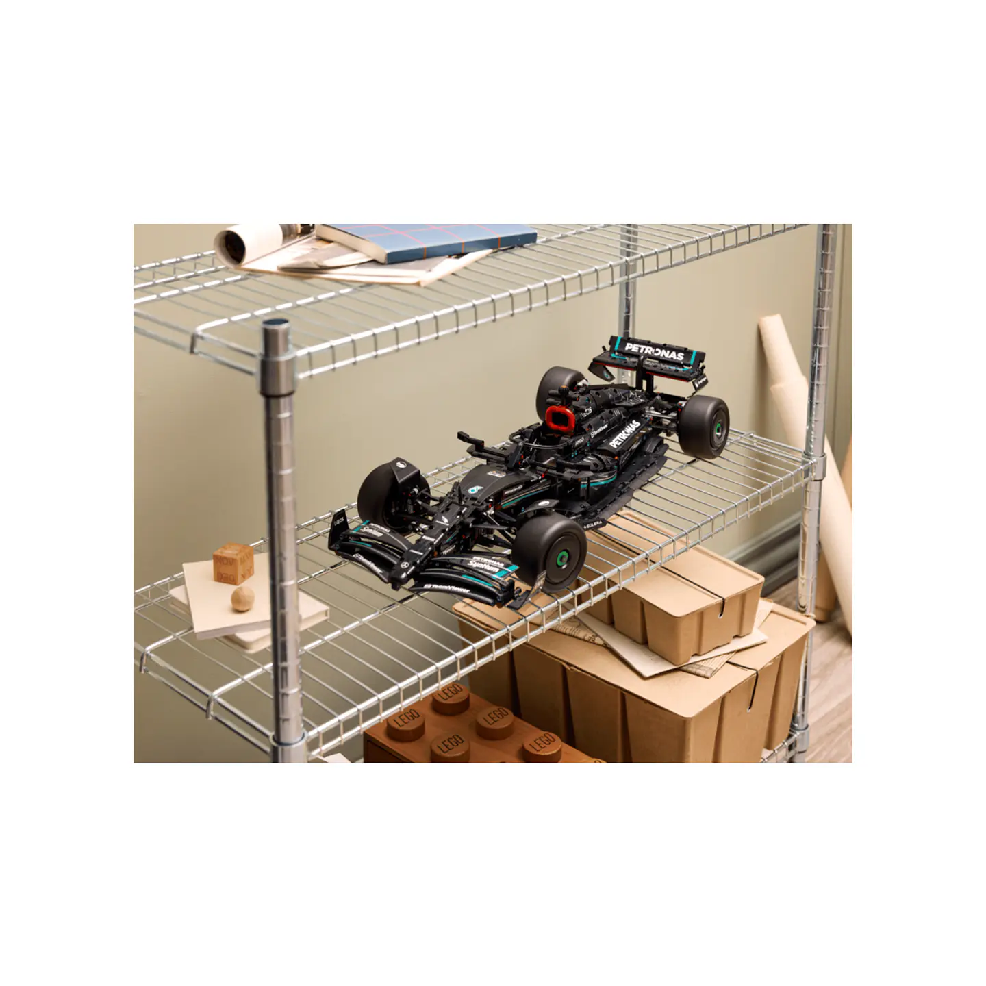 LEGO Technic Mercedes-AMG F1 W14 E Performance (42171) 7