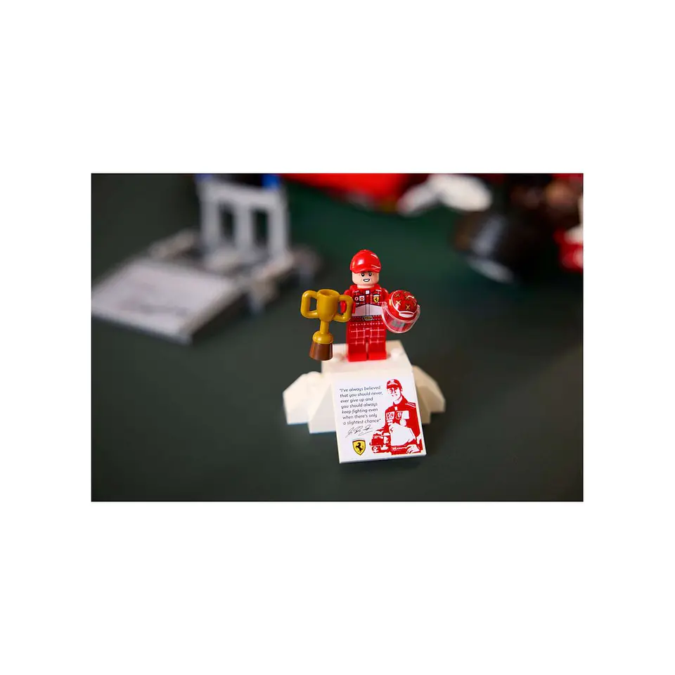 LEGO Icons Ferrari F2004 & Michael Schumacher (10375) 3