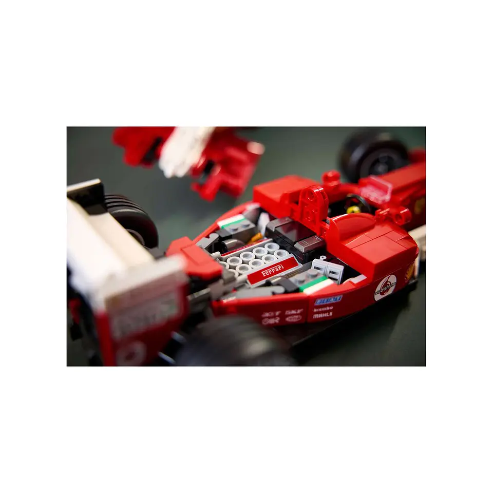 LEGO Icons Ferrari F2004 & Michael Schumacher (10375) 4