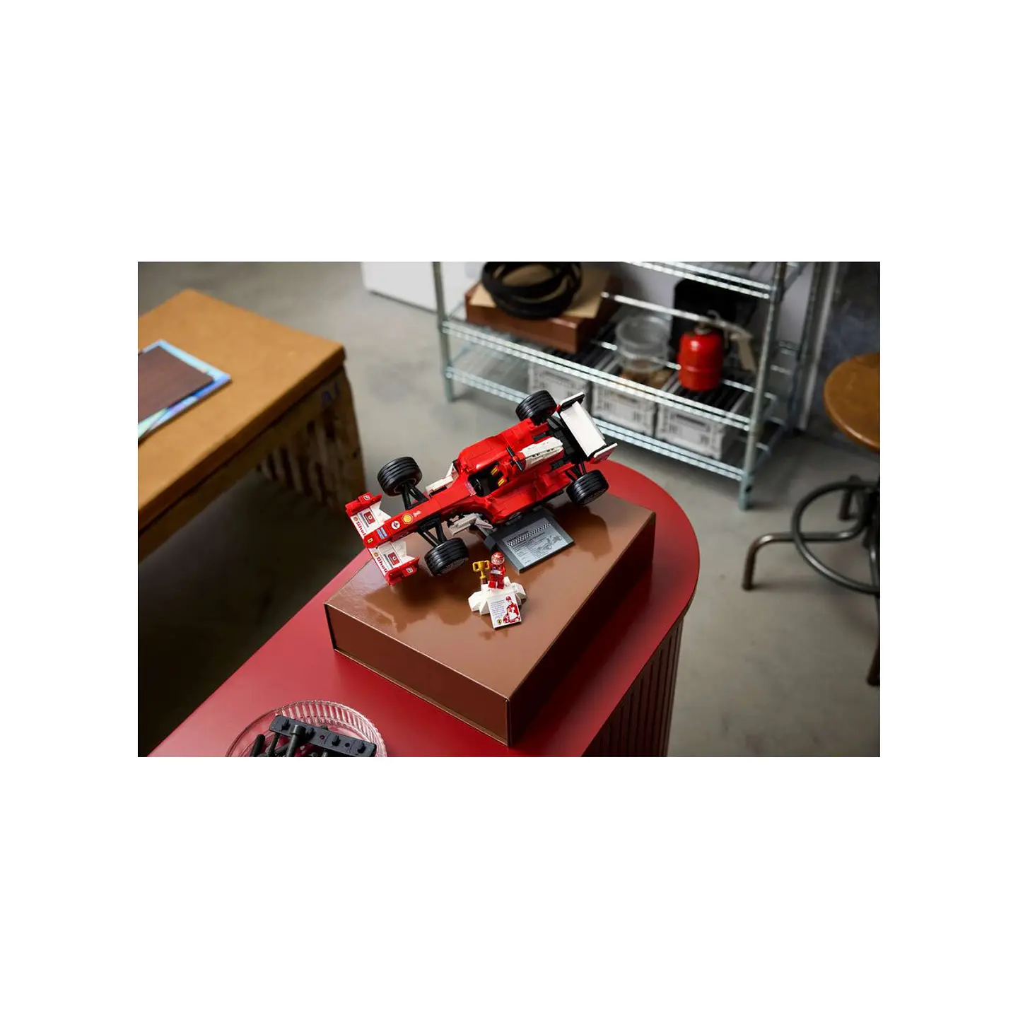 LEGO Icons Ferrari F2004 & Michael Schumacher (10375) 10