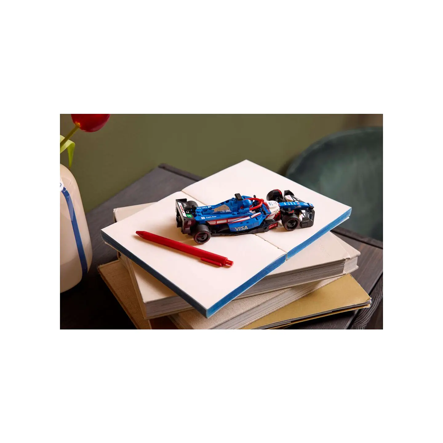 LEGO Speed Champions Visa Cash App RB VCARB 01 F1 Race Car (77246) 4