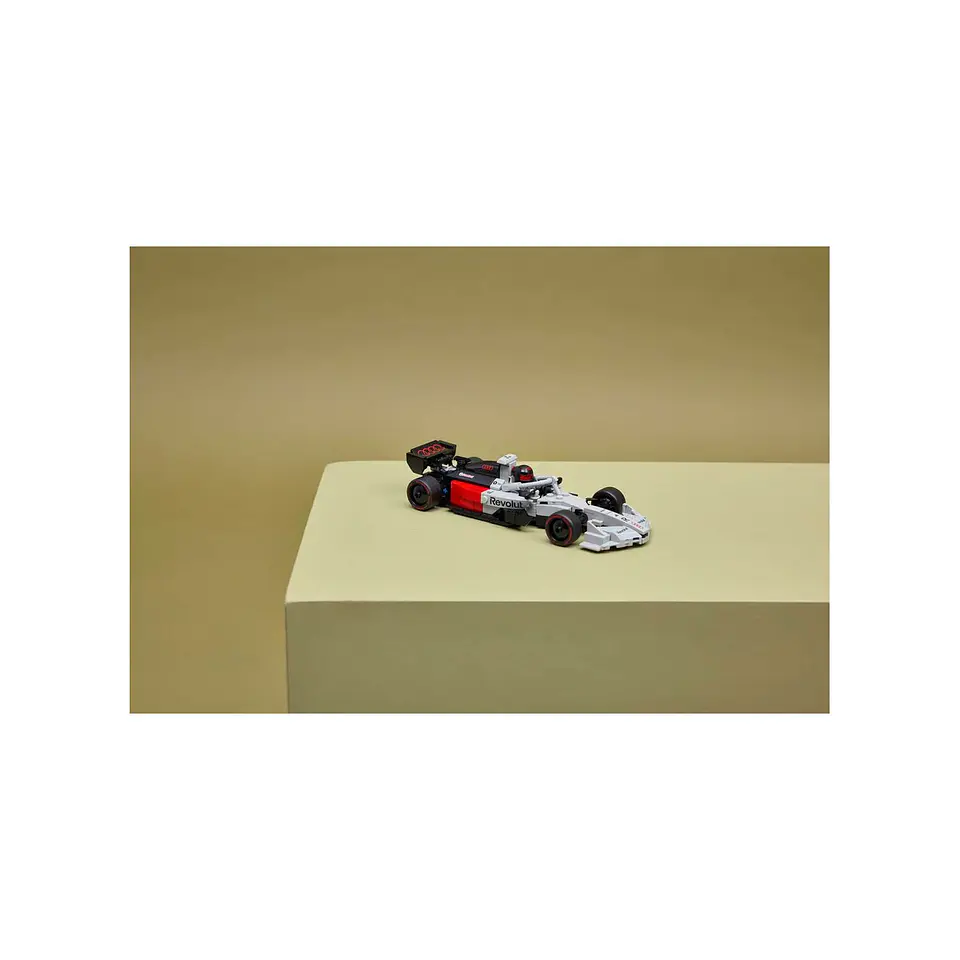 LEGO Speed Champions Audi Revolut F1 Team R26 Race Car (77259) 8