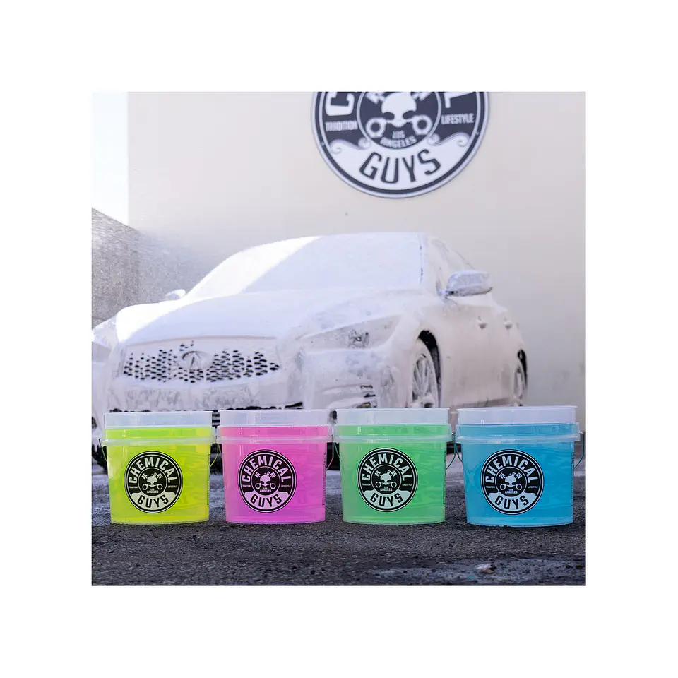 Chemical Guys Heavy Duty Ultra Clear Detailing Bucket 4.25 Gal 2