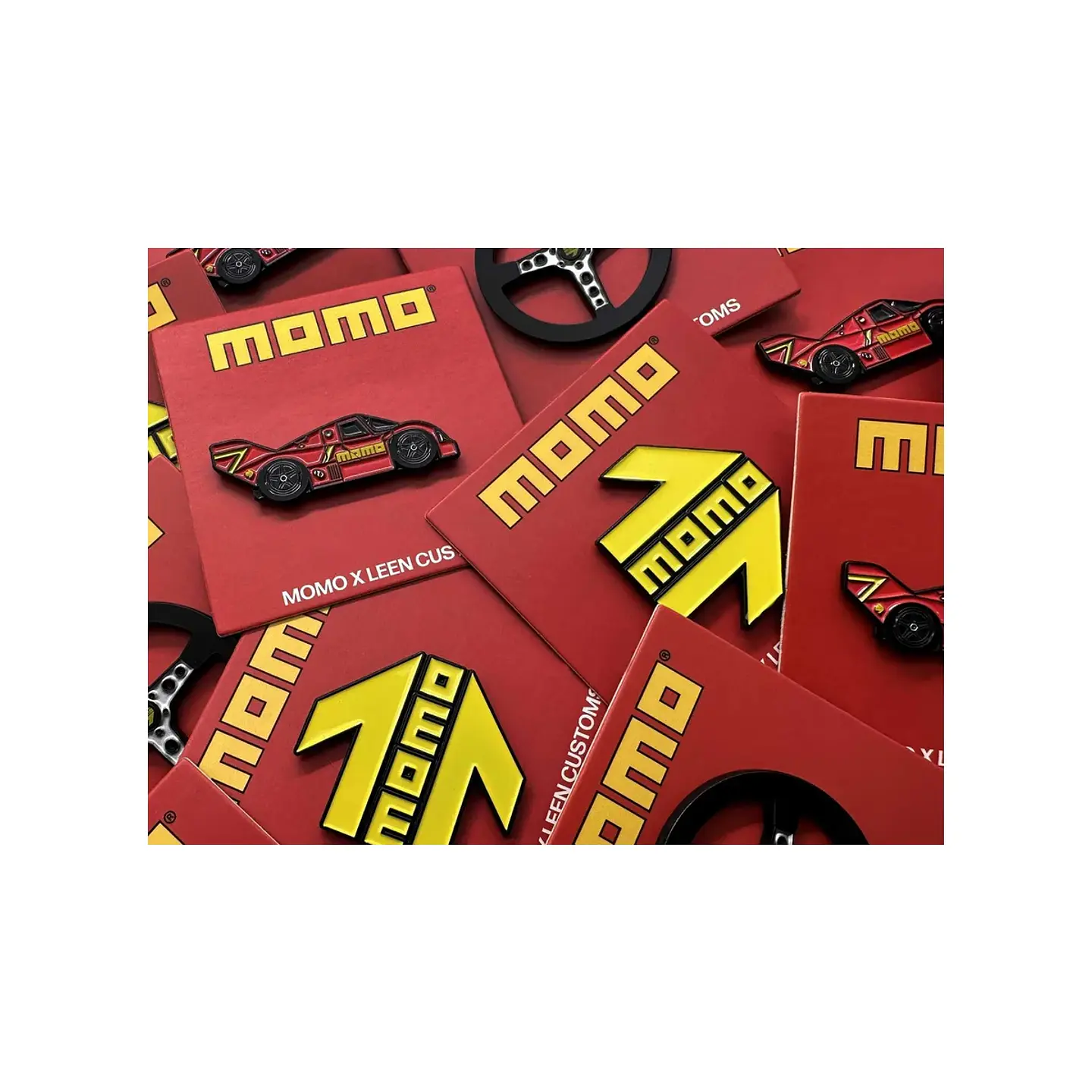 MOMO x Leen Logo Pin de Colección 2