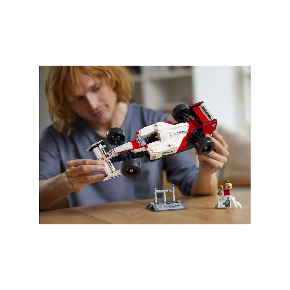 LEGO Icons McLaren MP4/4 & Ayrton Senna (10330) 7