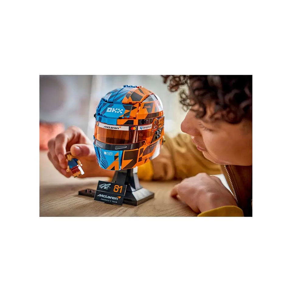 LEGO McLaren Mastercard F1 Team Oscar Piastri Helmet (43017) 6