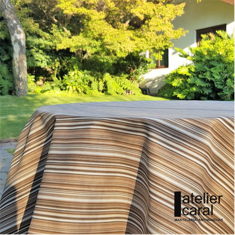 EUSKADI<br>CAFÉ<br>mantel cuadrado<br><strong>1,8 x 1,8 m</strong><br>doble protección<br><mark><strong>con</strong></mark> forro plástico