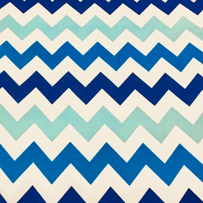 CHEVRON<br>TRICOLOR AZUL<br>varias medidas<br><br>[ a confección ]<br>[ llega 7 · 9 días ]